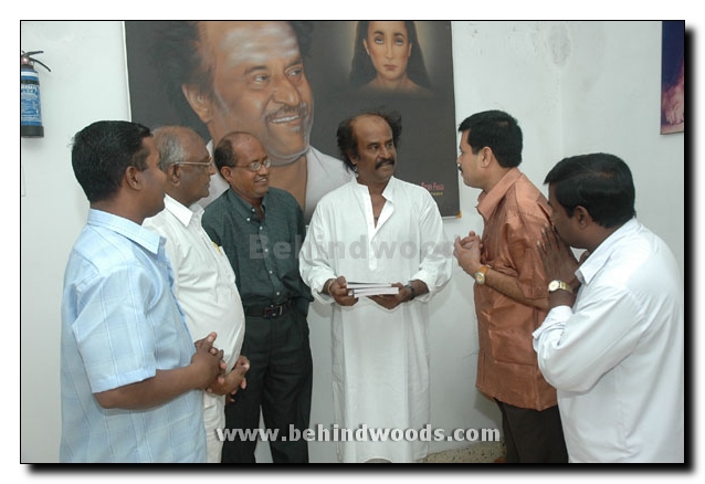 Superstar releases Uyarndha Manidhan Gallery