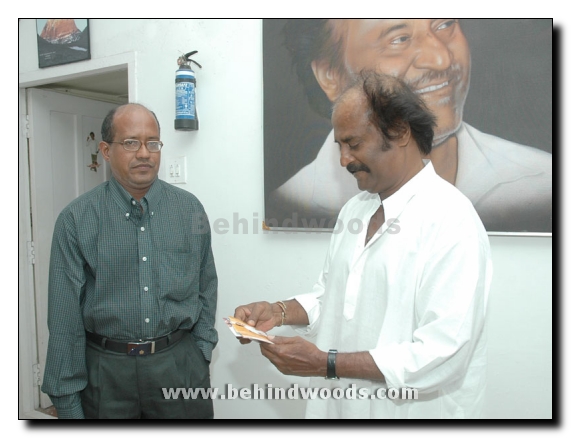 Superstar releases Uyarndha Manidhan Gallery