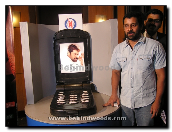 Cheeyan Vikram at a function to inaugurate autographed pictures in cell phone - Gallery