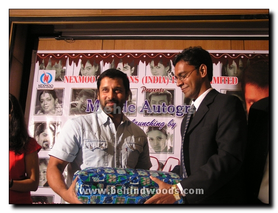 Cheeyan Vikram at a function to inaugurate autographed pictures in cell phone - Gallery