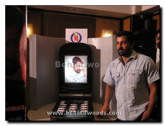 Cheeyan Vikram at a function to inaugurate autographed pictures in cell phone - Gallery