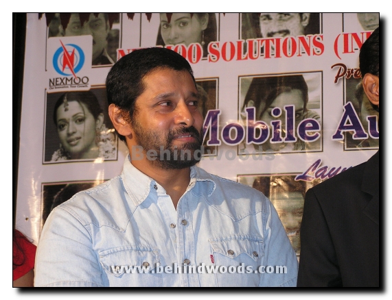 Cheeyan Vikram at a function to inaugurate autographed pictures in cell phone - Gallery