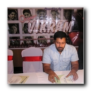 Cheeyan Vikram at a function to inaugurate autographed pictures in cell phone - Gallery