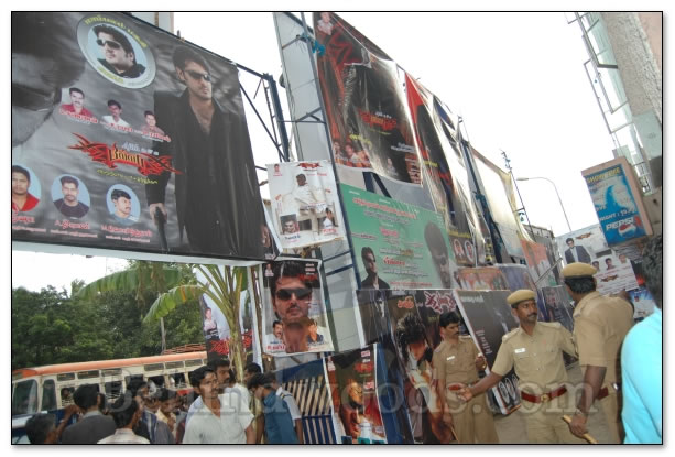 Billa - Fans frenzy Gallery