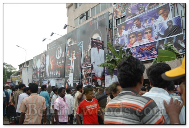 Billa - Fans frenzy Gallery