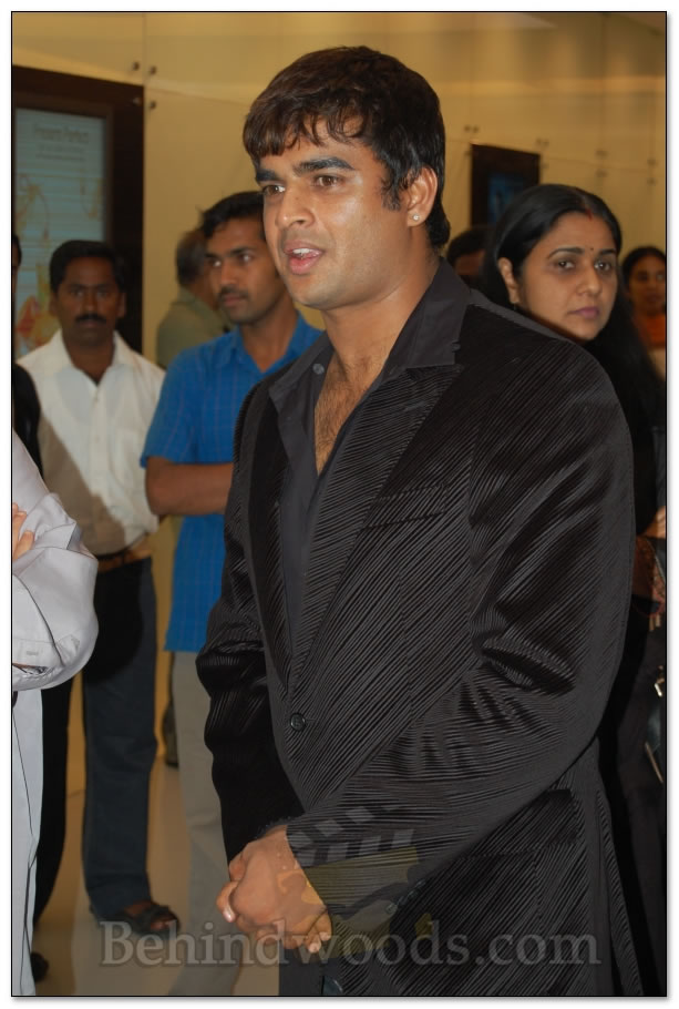 Evano Oruvan Premiere - Images