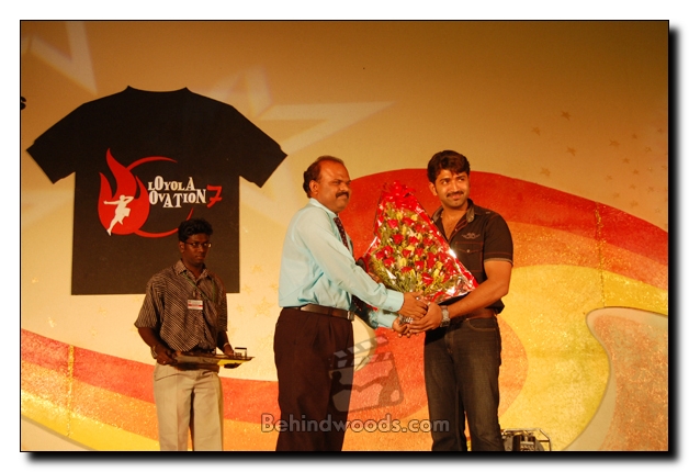 Vijay in Loyola Ovation '07