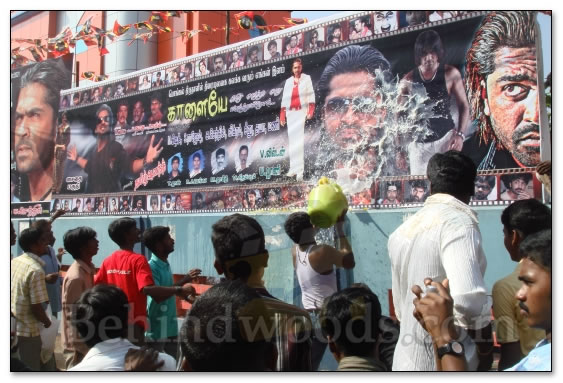 Kaalai - Fans frenzy - Gallery