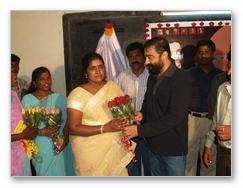 Kamal's pays homage to fans - Images