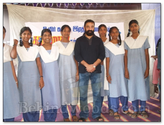 Kamal's pays homage to fans - Images