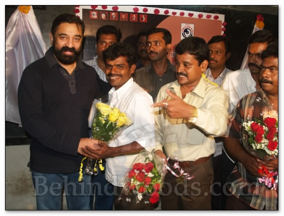 Kamal's pays homage to fans - Images