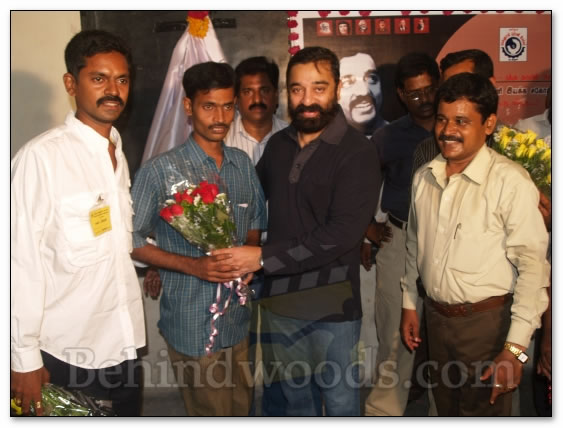 Kamal's pays homage to fans - Images