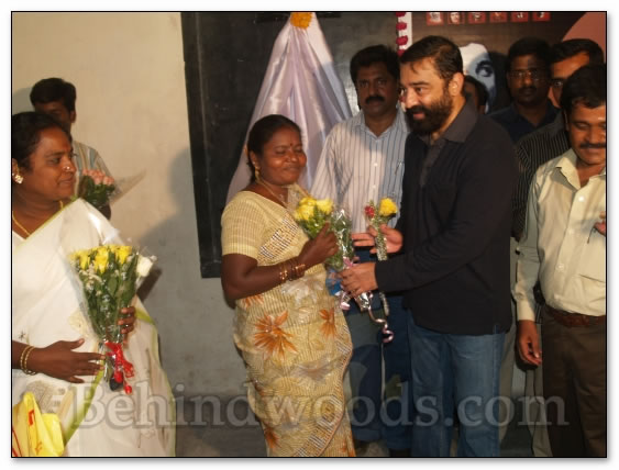 Kamal's pays homage to fans - Images