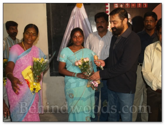 Kamal's pays homage to fans - Images