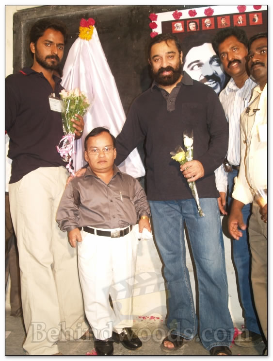 Kamal's pays homage to fans - Images