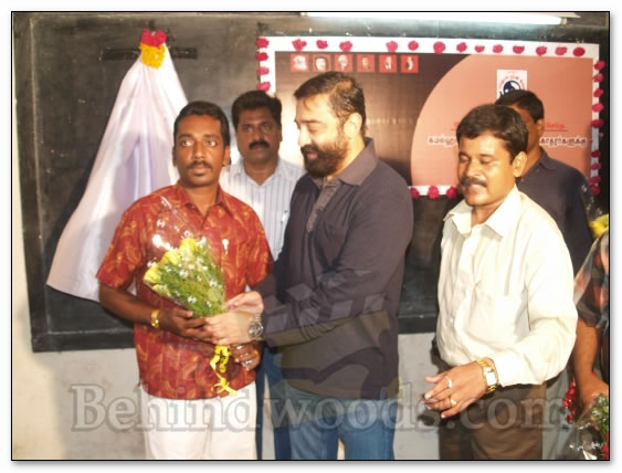 Kamal's pays homage to fans - Images