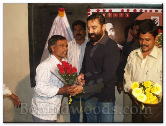 Kamal's pays homage to fans - Images