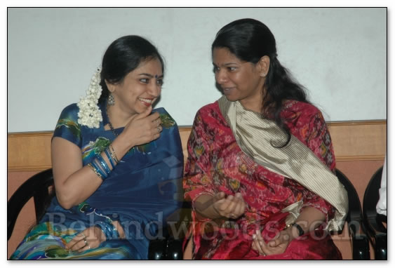 Kanimozhi releases documentry - images