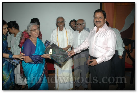 Kanimozhi releases documentry - images