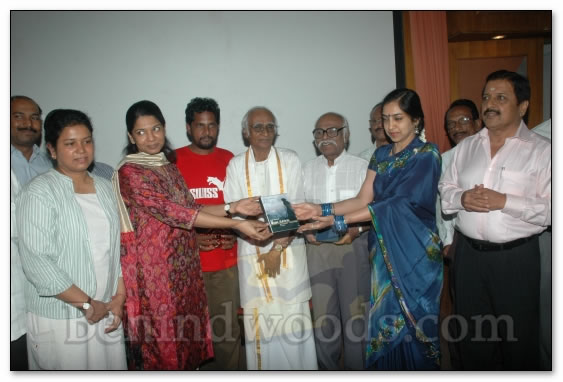 Kanimozhi releases documentry - images