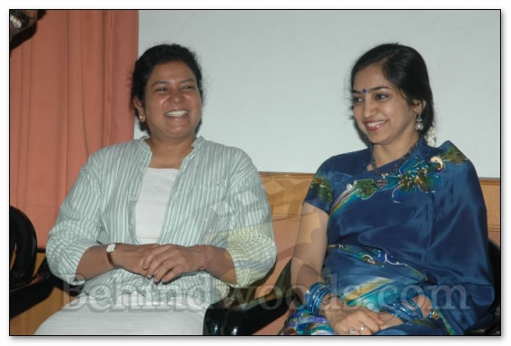 Kanimozhi releases documentry - images