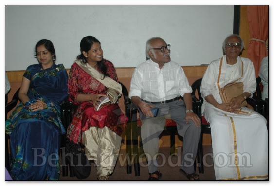 Kanimozhi releases documentry - images