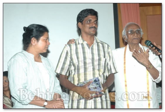 Kanimozhi releases documentry - images