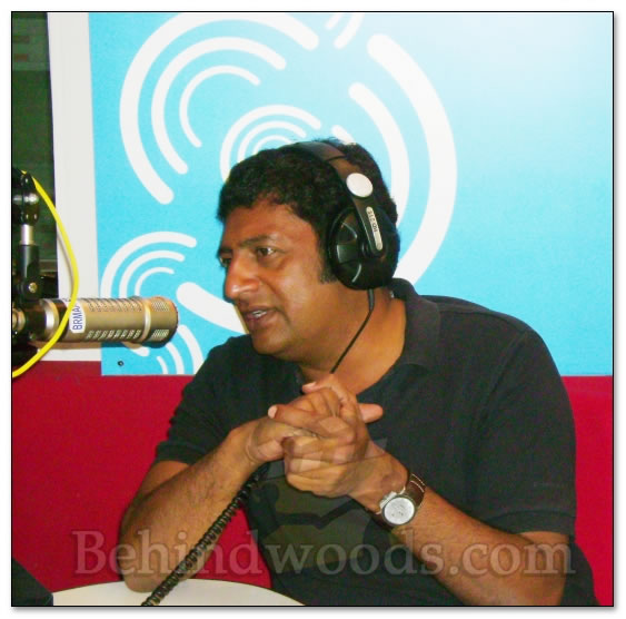 Prakashraj caught live 'on air' - images