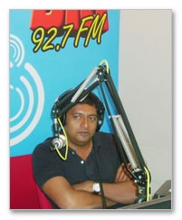 Prakashraj caught live 'on air' - images