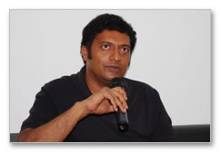 Prakashraj caught live 'on air' - images