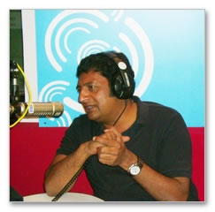 Prakashraj caught live 'on air' - images