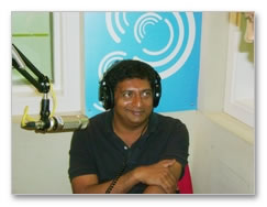 Prakashraj caught live 'on air' - images