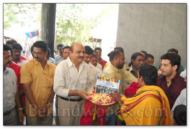 Vedigundu Murugesan Movie Launch Gallery