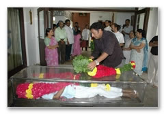 Kollywood mourns Sridhars demise  images