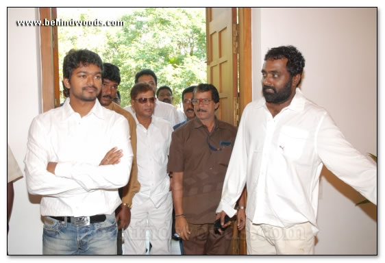 Vijay @ Raj Bhavan - images