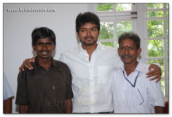 Vijay @ Raj Bhavan - images