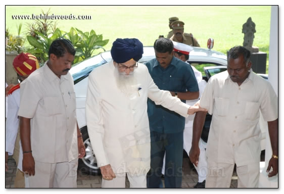 Vijay @ Raj Bhavan - images