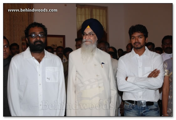 Vijay @ Raj Bhavan - images