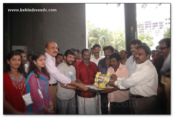 Mayandi Kudumbattar Movie Launch: Images