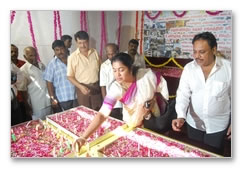 Nadigar Sangam lights candles for Mumbai tragedy -  Images