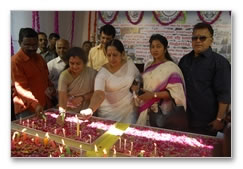 Nadigar Sangam lights candles for Mumbai tragedy -  Images