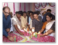 Nadigar Sangam lights candles for Mumbai tragedy -  Images