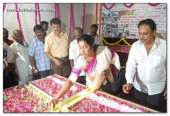 Nadigar Sangam lights candles for Mumbai tragedy -  Images