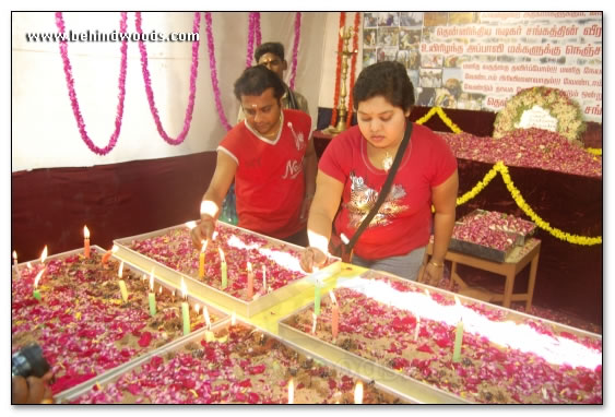 Nadigar Sangam lights candles for Mumbai tragedy -  Images