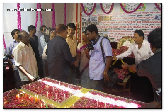 Nadigar Sangam lights candles for Mumbai tragedy -  Images