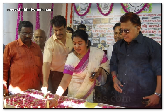 Nadigar Sangam lights candles for Mumbai tragedy -  Images