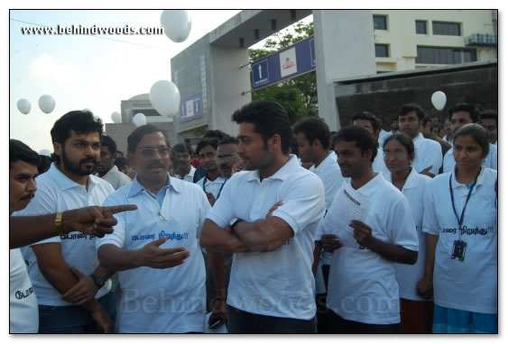 Suriya & Karthi join protestors in Tidel Park - Images