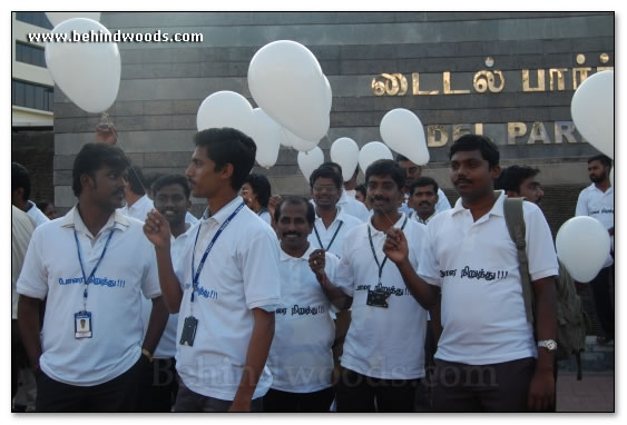 Suriya & Karthi join protestors in Tidel Park - Images