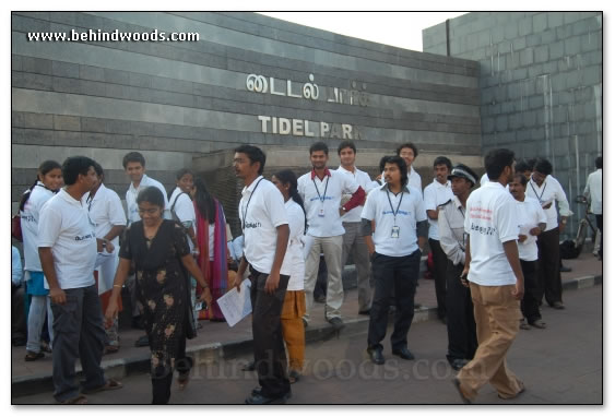 Suriya & Karthi join protestors in Tidel Park - Images