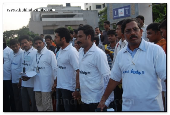 Suriya & Karthi join protestors in Tidel Park - Images